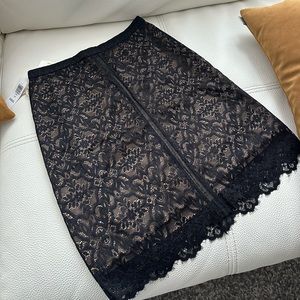 ARITZIA LACE SKIRT